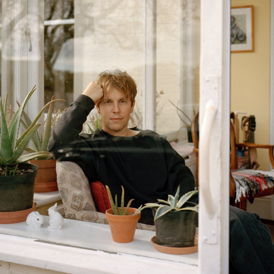Promotional image of Tom Odell